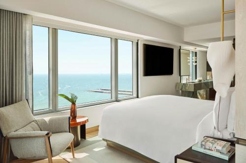 Horizon One-Bedroom King Suite with Sea Front