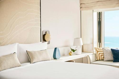 Panorama King Room with Partial Sea View