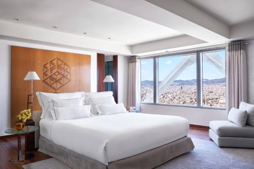 One-Bedroom Penthouse with Skyline View