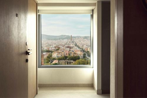 Panorama King Room with City View
