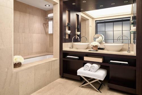 Club Level Double Room with Two Double Beds
