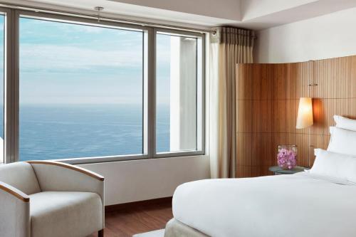Two-Bedroom Penthouse with Skyline View - High Floor