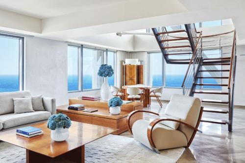 Two-Bedroom Penthouse with Skyline View - High Floor