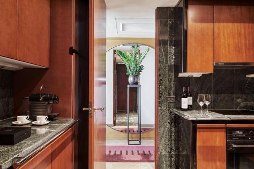 Two-Bedroom Penthouse with Skyline View - High Floor