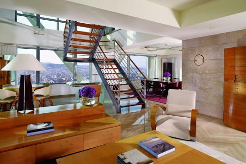 Three-Bedroom Penthouse with Skyline View - High Floor