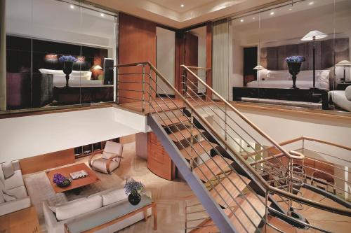 Three-Bedroom Penthouse with Skyline View - High Floor