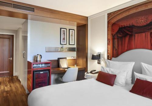 Classic Room incl. Wintergarten Variete Ticket
