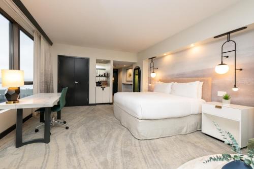Grand Corner Junior Suite