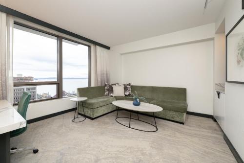 Deluxe Junior King Suite with Water View