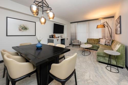 One-Bedroom Executive King Suite
