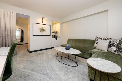 Superior Junior King Suite