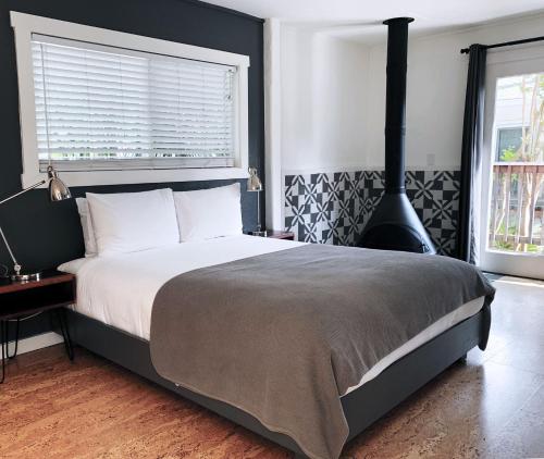 Queen Room – Disability Access