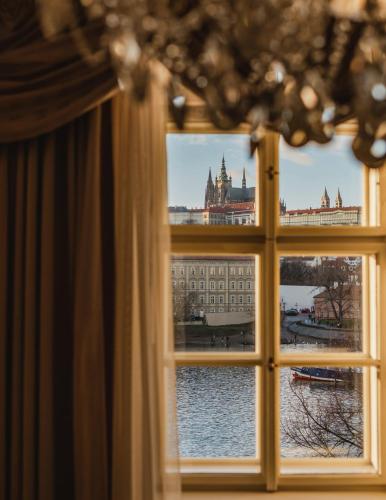 Charles Bridge Presidential Suite