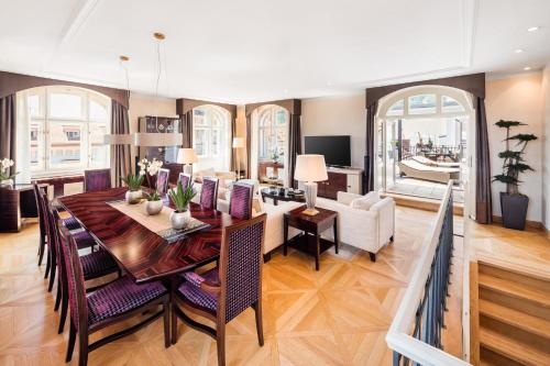 Presidential King Suite