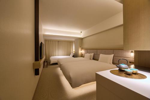 Deluxe Twin Room with Sofa Bed - Non-Smoking