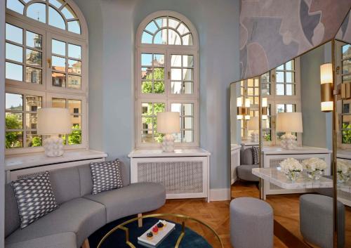 Signature Suite