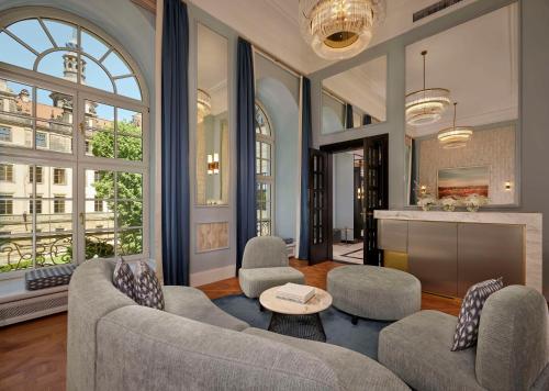 Signature Suite