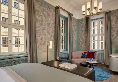 Palais Room