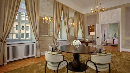 Queen’s Suite