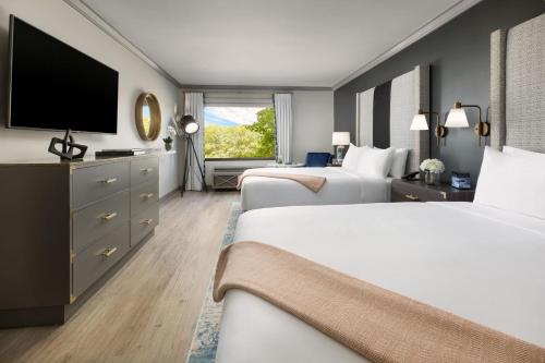 Standard Queen Room with Two Queen Beds