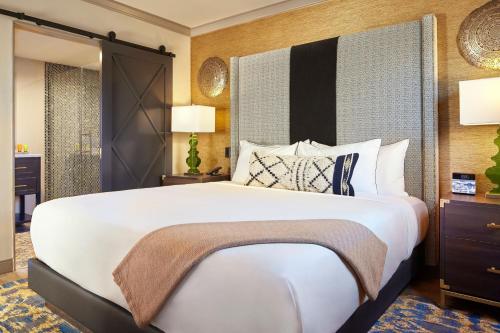 Large One-Bedroom King Suite with City View