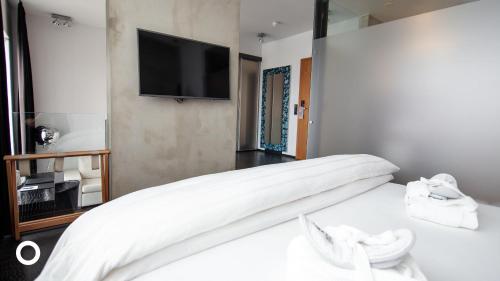 Suite with Spa Access