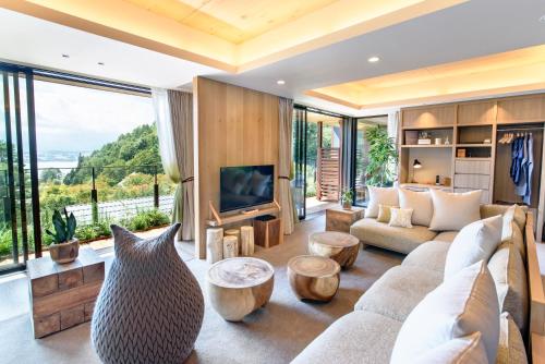 Executive Suite with Mountain and Lake View