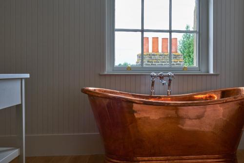 King Henry VIII Suite