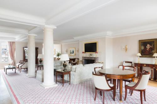 Penthouse Suite 