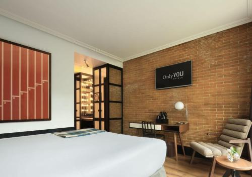 Deluxe Double or Twin Room
