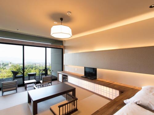 Twin Room with Tatami Area and Semi Open-Air Bath 1st Floor