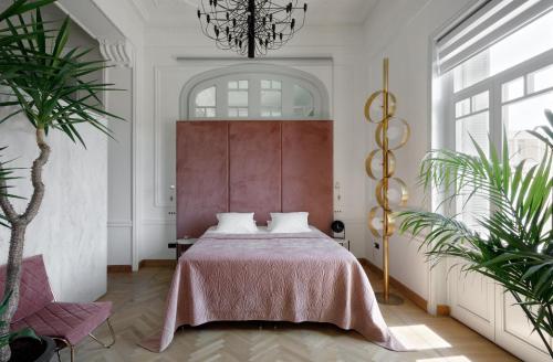 "Dionyssos" Suite with balcony and free-standing bath tub