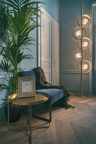 "Eretria" Suite with walk-in rain shower