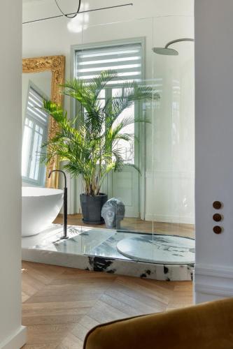 "Naxos" Suite, sea view, balcony & free-standing bath tub