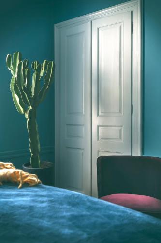 Tinos Suite with sea views and walk-in rain shower
