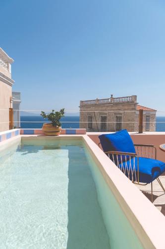 "Pteleos" Suite with sea views and private plunge pool