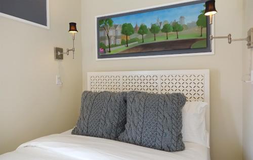 One Bedroom Penthouse with Roof Deck