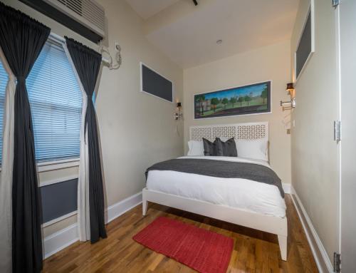 One Bedroom Penthouse with Roof Deck
