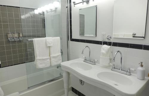 Two Bedroom Penthouse with Roof Deck