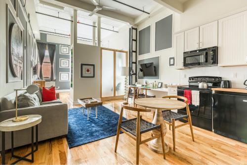 Deluxe Loft Suite
