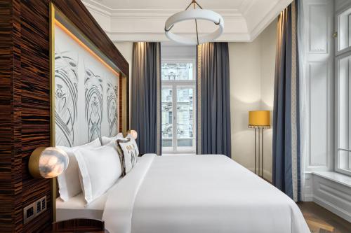 One-Bedroom King Suite with City View