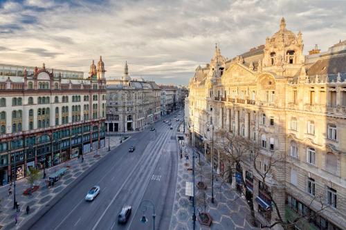 One-Bedroom King Suite with City View