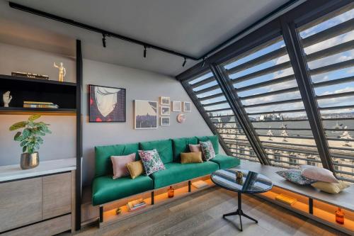 Loft King Room with City View - Top Floor