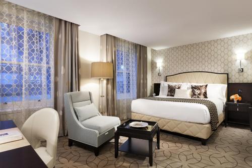 Superior King Room 