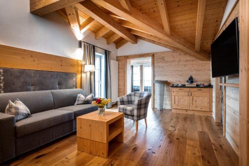 Suite with Hot Tub