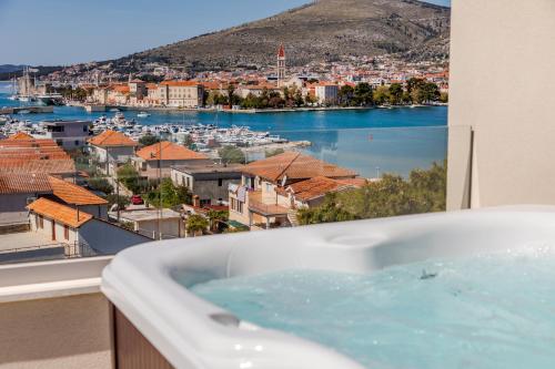 Rooftop Double Room with jacuzzi and Sea View