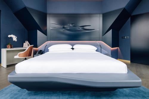 Ultimate ME SUITE + Lounge & Jacuzzi