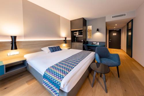 Superior Double Room Amalia+ with Kitchenette and Air Conditioning