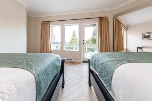Suite with Garden View