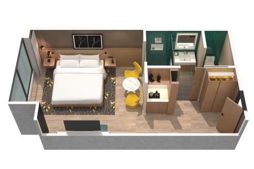 Guest  room with 1 King